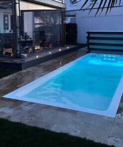 Swim Spa Compact 600 eingebaut mit Holzumrandung